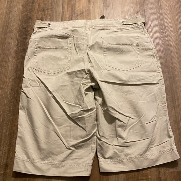 Shorts - Picture 3 of 3